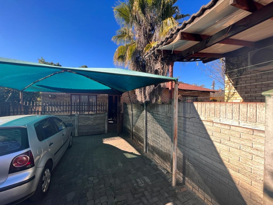 3 Bedroom Property for Sale in Geelhoutpark North West